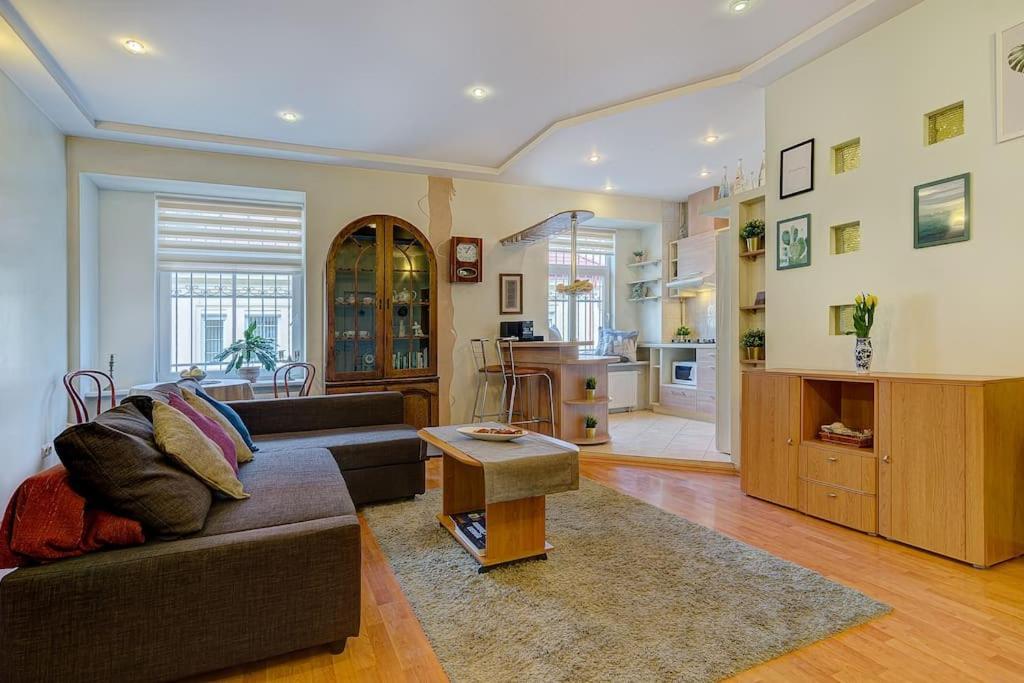 וילנה Private Entrance-2 Rooms-Old Town- Free Parking מראה חיצוני תמונה
